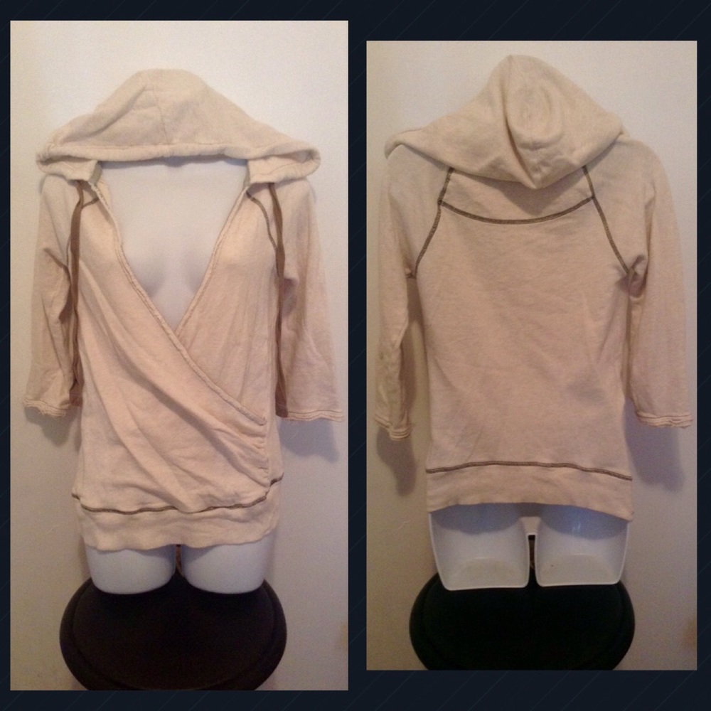 Free People half sleeve Hoodie ✨ - Picture 1 of 5